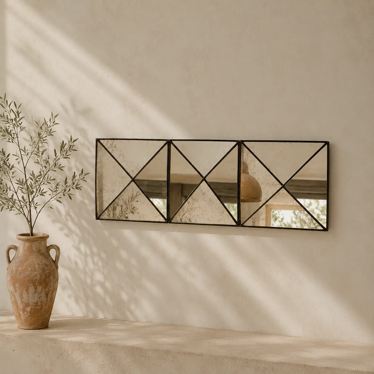 Espejo geométrico minimalista con líneas diagonales de metal negro